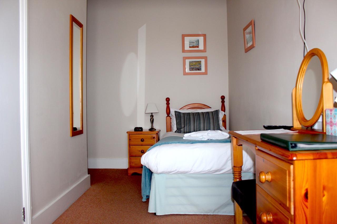 By The Sea Bed And Breakfast Eastbourne Exterior photo