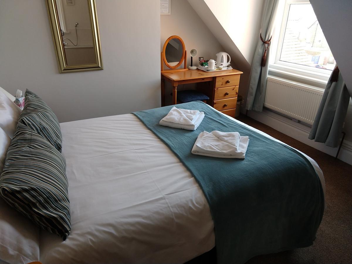 By The Sea Bed And Breakfast Eastbourne Exterior photo
