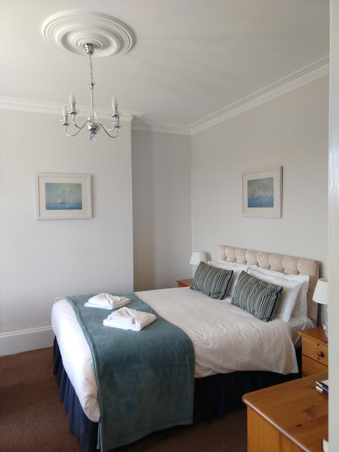 By The Sea Bed And Breakfast Eastbourne Exterior photo