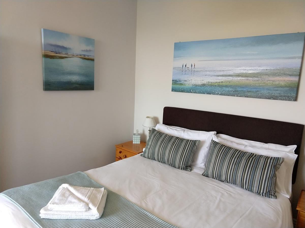 By The Sea Bed And Breakfast Eastbourne Exterior photo