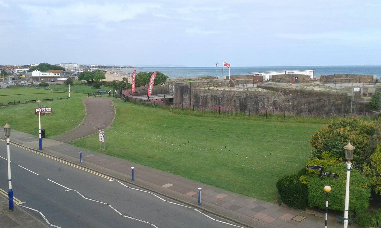By The Sea Bed And Breakfast Eastbourne Exterior photo