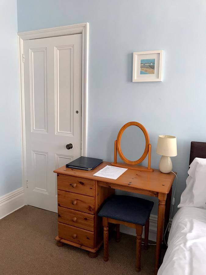 By The Sea Bed And Breakfast Eastbourne Exterior photo