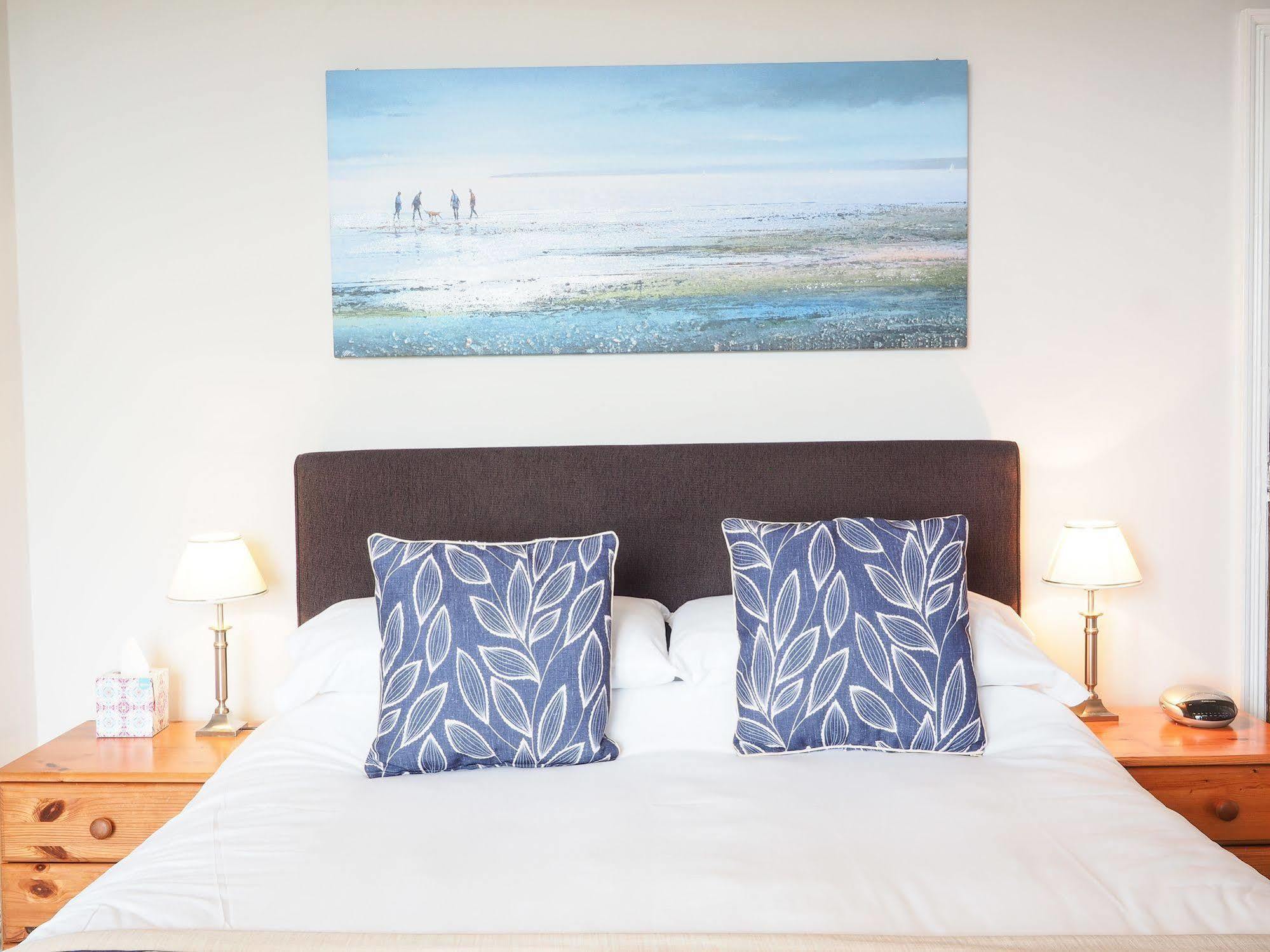 By The Sea Bed And Breakfast Eastbourne Exterior photo
