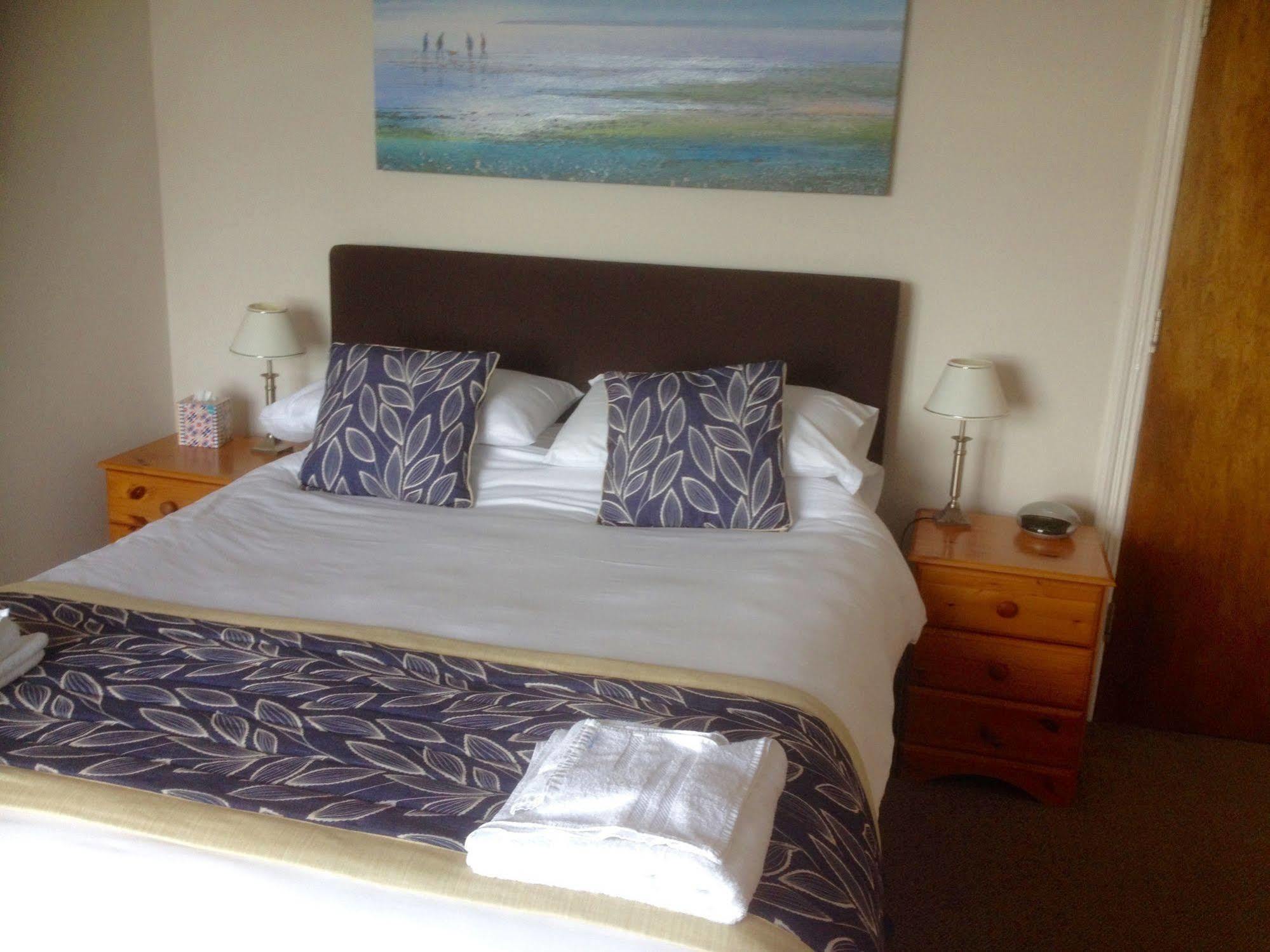 By The Sea Bed And Breakfast Eastbourne Exterior photo